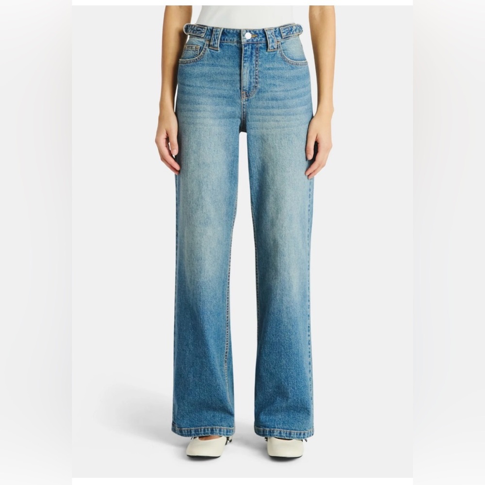 Light Blue Wide-Leg Women’s Jeans